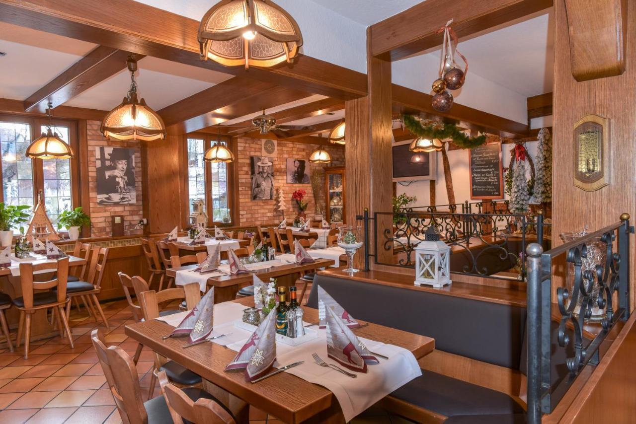 Hotel Ristorante Rostica Бад Урах Екстериор снимка