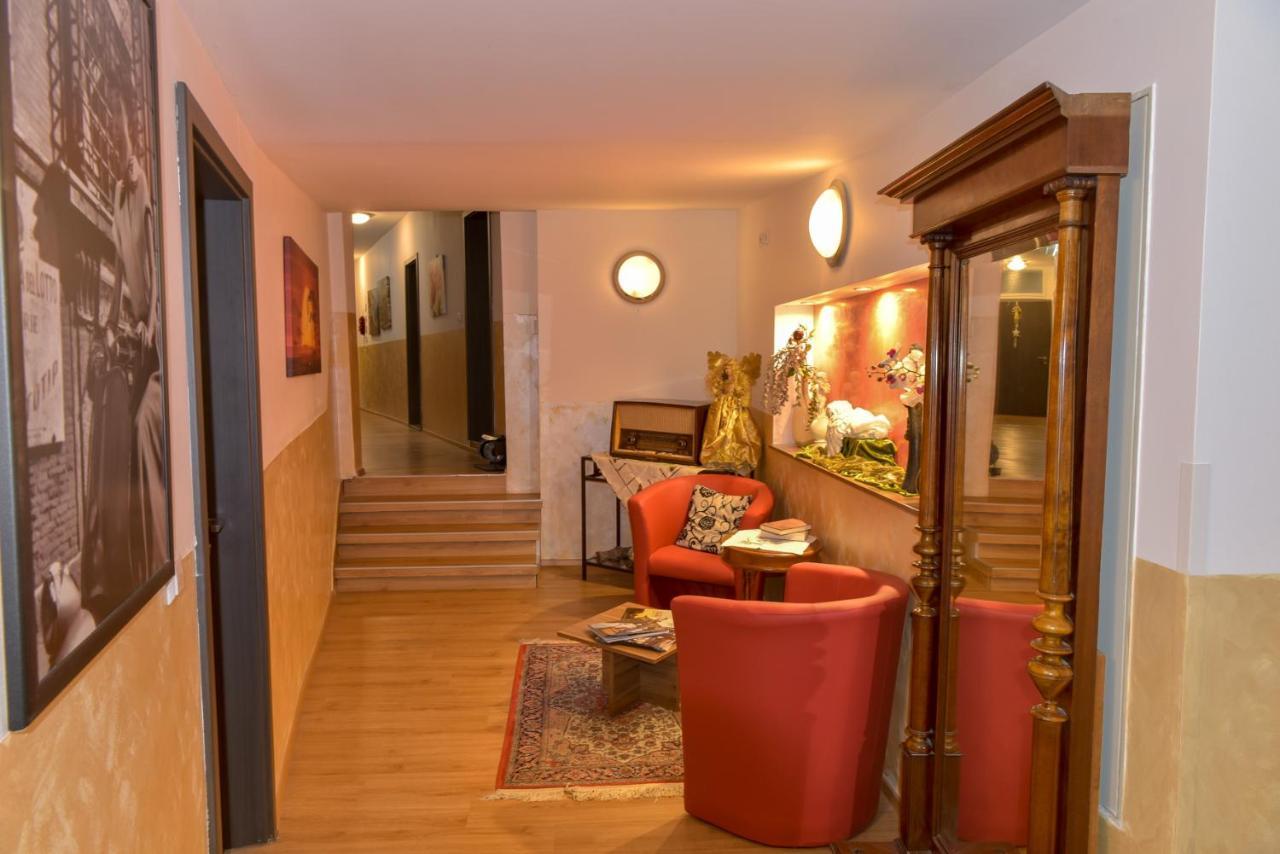 Hotel Ristorante Rostica Бад Урах Екстериор снимка